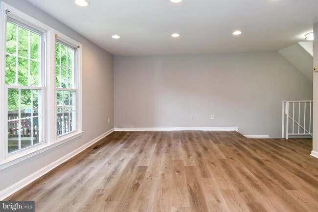 Building Photo - Available immediately!