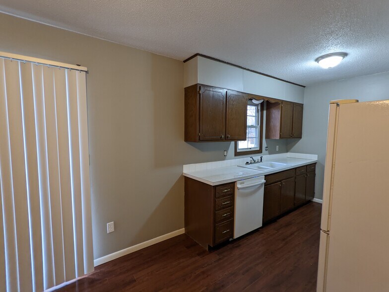 Kitchen - 1429 Spartan Ave