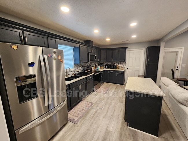 Building Photo - 5126 Stonegate Dr