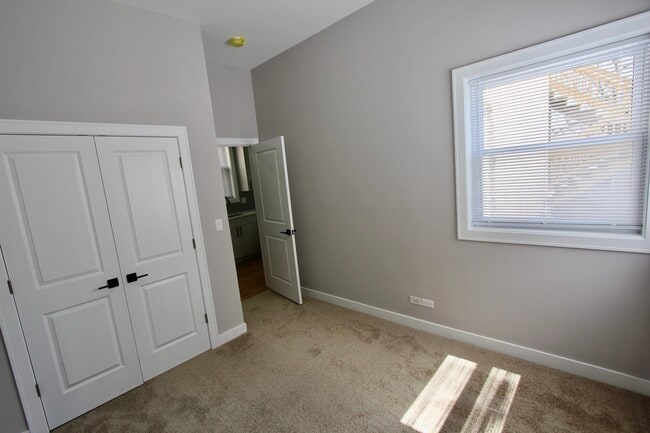 Building Photo - 7413 S Princeton Ave