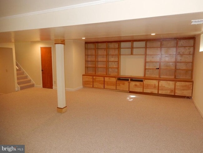 Building Photo - 7014 Maple Tree Ln