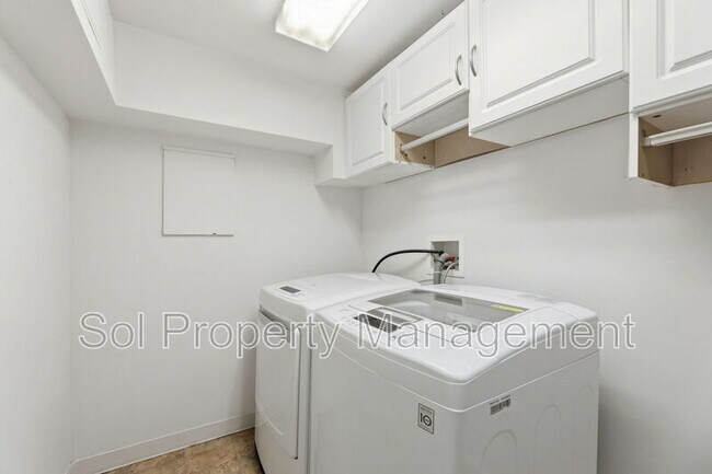 Building Photo - 245 Blue Ridge Dr