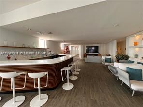 Building Photo - 2602 E Hallandale Beach Blvd