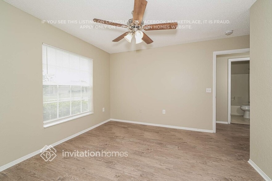 Building Photo - 7988 Oak Run Cir