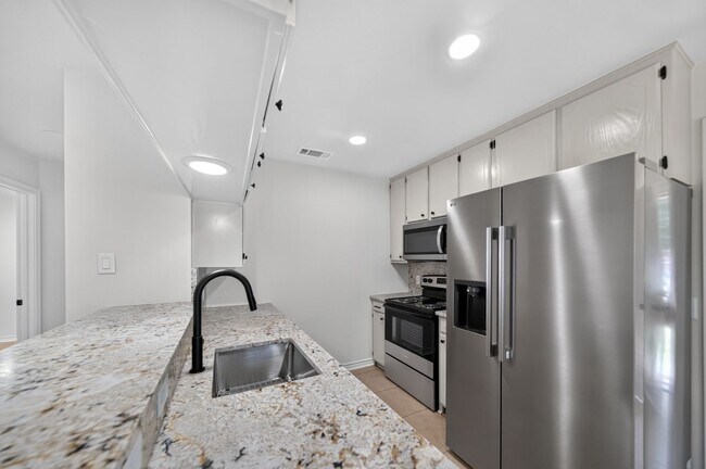 Building Photo - 3803 CR 149