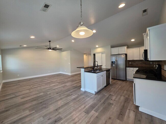 Building Photo - 6009 Pimlico Dr