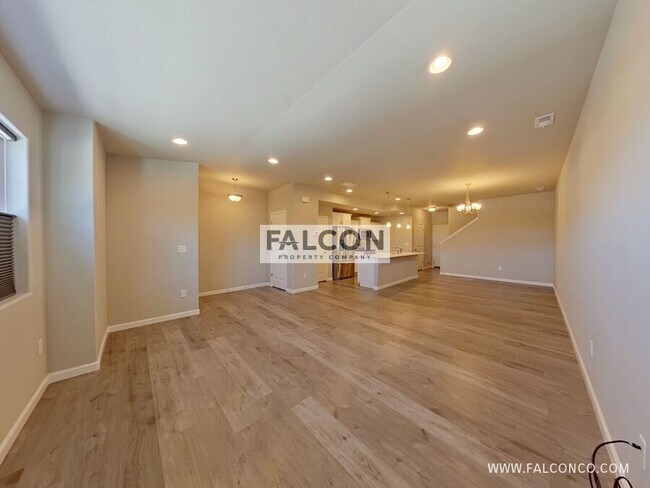 Building Photo - 876 Petra Heights