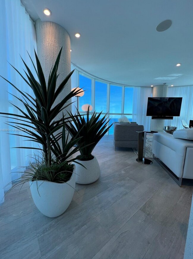 Building Photo - 6301 Collins Ave