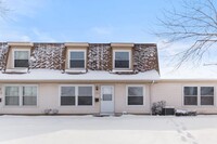 Building Photo - 3 bedroom in HOFFMAN ESTATES IL 60195