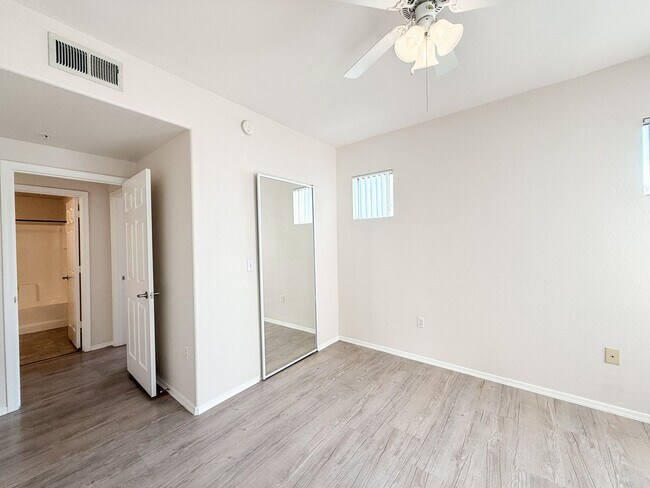 Building Photo - Cave Creek rd 2bd 2bath Condo