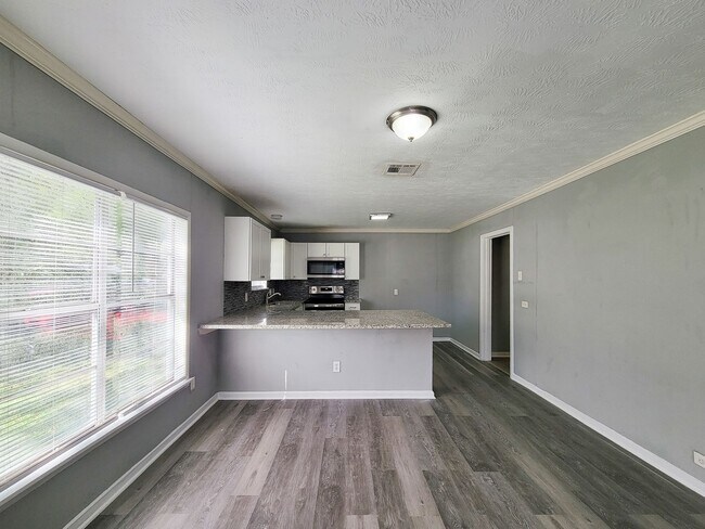 Building Photo - RECENTLY REMODELED HOME IN LA MARQUE