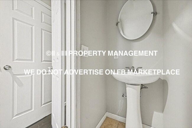 Building Photo - 2900 E Red Bridge Rd