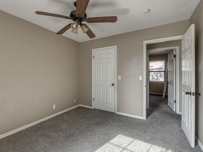 Building Photo - 2131 Jazzman Dr