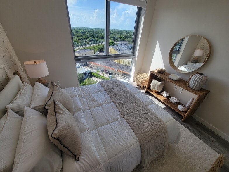 Building Photo - 9501 SW 70th Ave