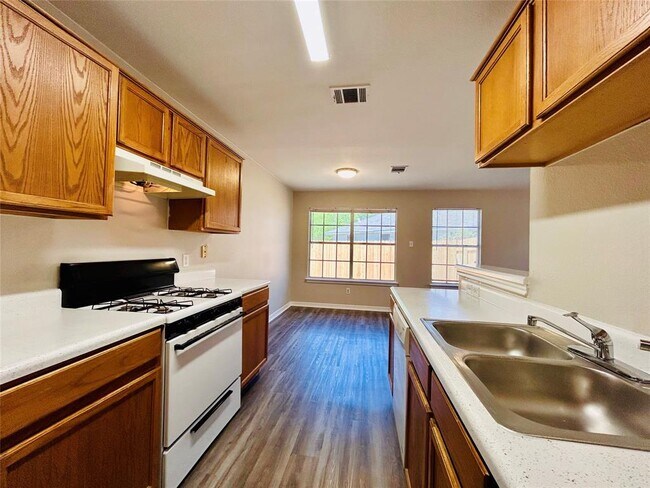 Building Photo - 8511 Apple Carrie Cove