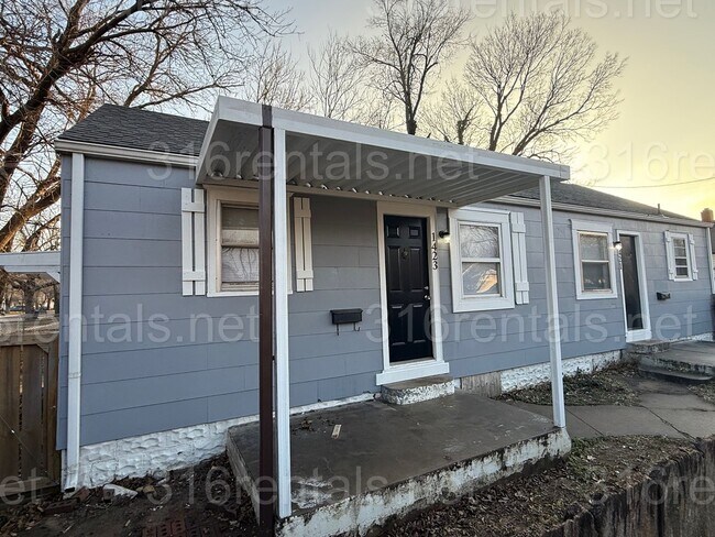 Building Photo - $550 - 1 bed 1 bath Duplex