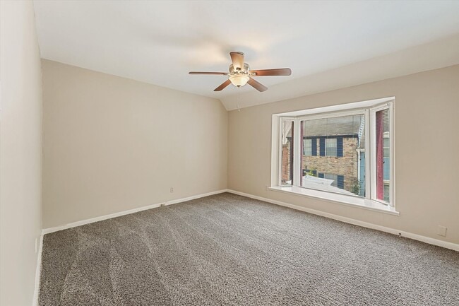 Building Photo - Updated 2-Bed, 2.5-Bath Condo in Sought-Af...