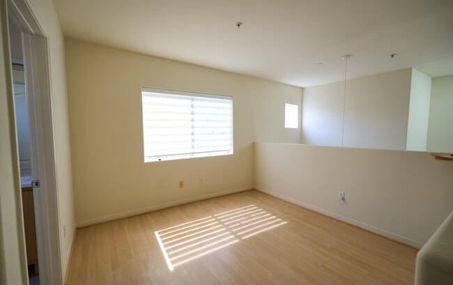 Loft 10.5 x 10.5 - 12060 Hoffman St
