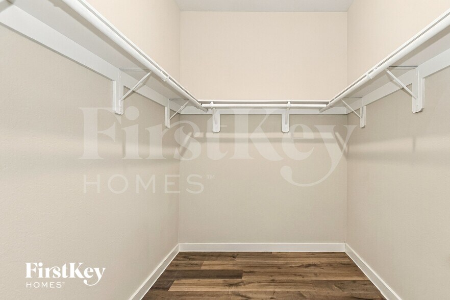 Building Photo - 313 N Centro Cir