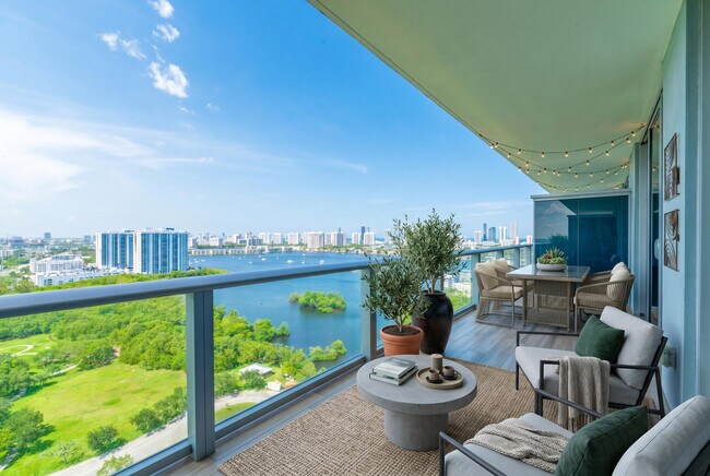 Building Photo - 16385 Biscayne Blvd