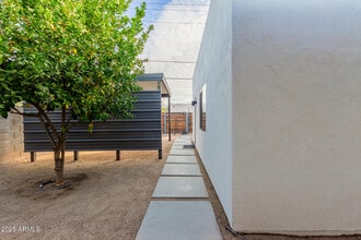 Building Photo - 2029 N 9th St