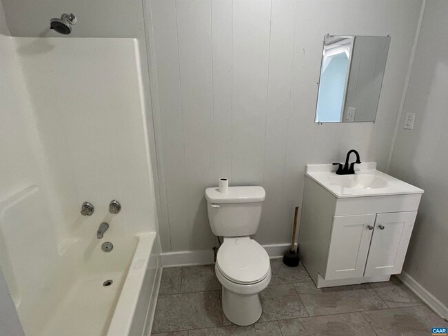 Building Photo - 1307 King St