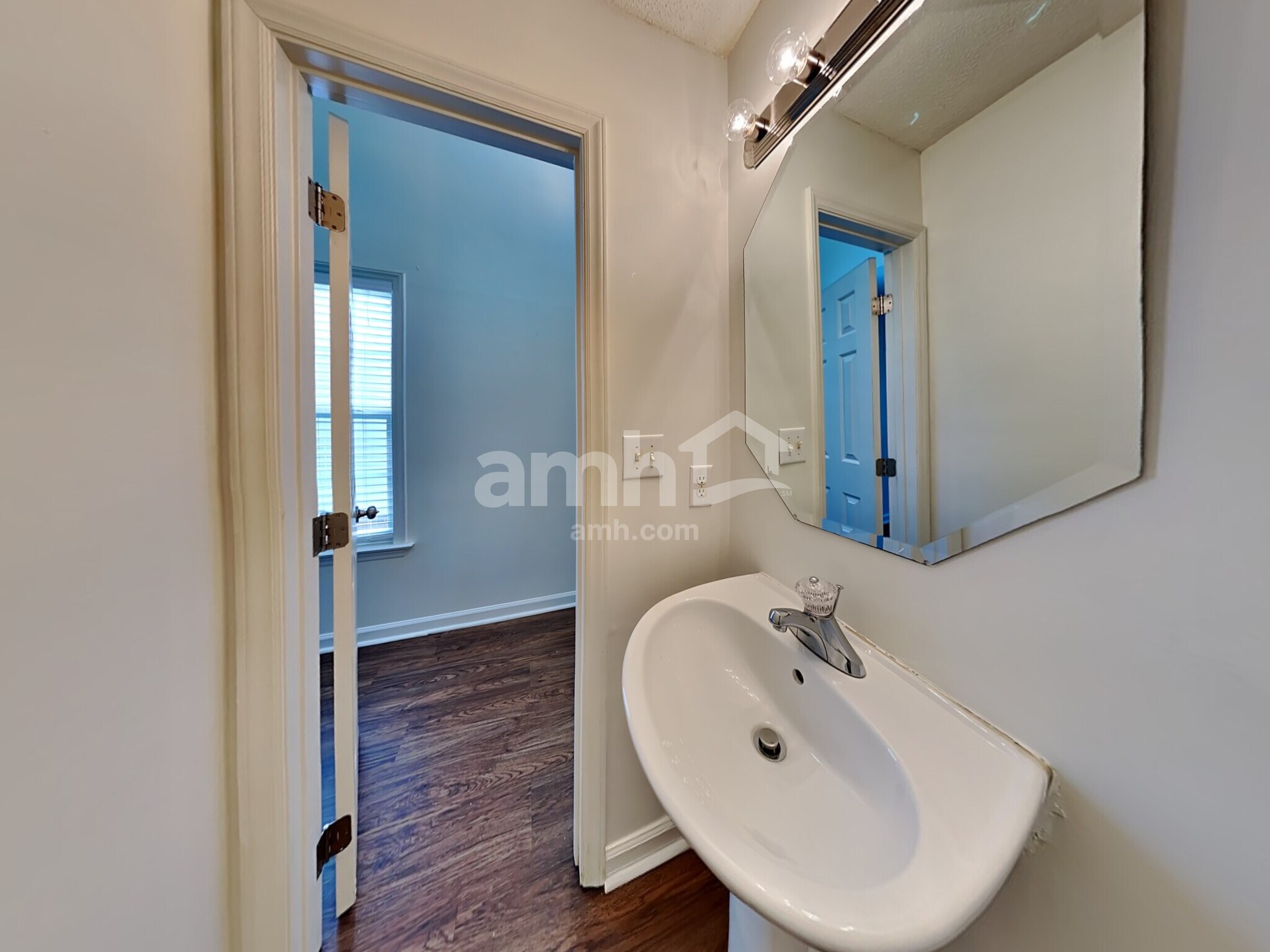 Building Photo - 5464 Grand Traverse Dr
