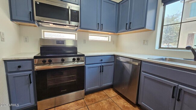 Building Photo - 17716 W Mandalay Ln