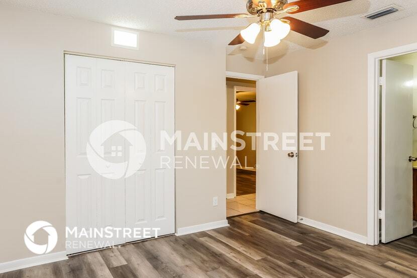 Building Photo - 6576 4th Ln