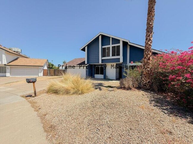 Building Photo - 15851 N 24th Ave