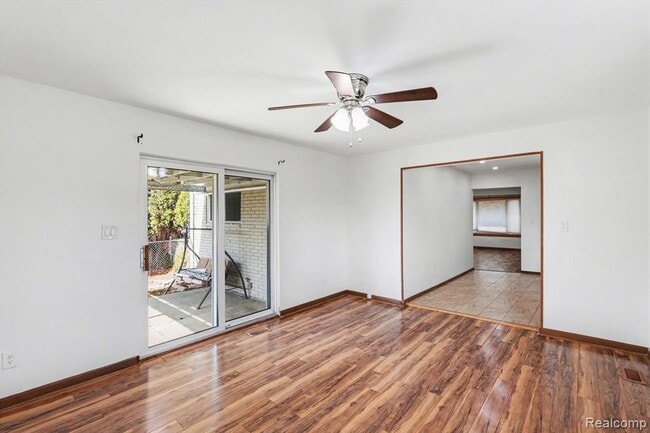 Building Photo - 12260 De Grove Dr