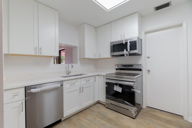 Building Photo - 4375 Forest Ln