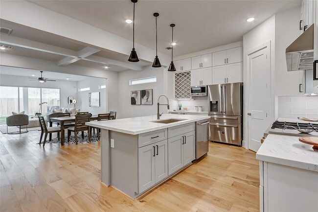 Building Photo - 7818 Janak Dr