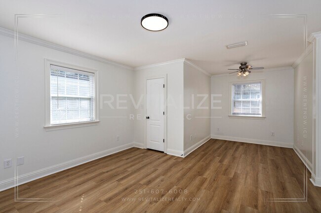 Building Photo - Beautifully Remodeled 4 Bed / 2 Bath Home near Airport Blvd