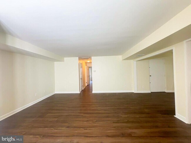 Building Photo - 9641 White Acre Rd