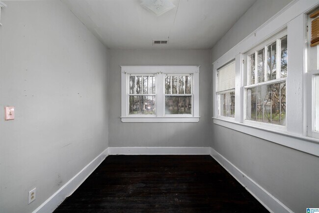 Building Photo - 129 68th St N