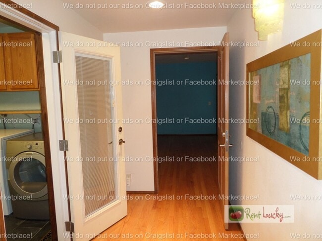 Building Photo - INCREDIBLE VIEWS!! Large 2-Bedroom + Den Duplex with 3-Car Garage in Fantastic Federal Way Neighb...