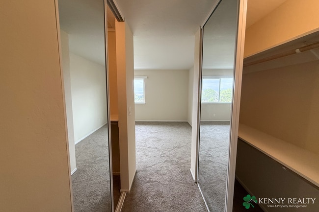 Building Photo - Remodeled 2BR/2.5BA Duplex with 2-Car Garage in San Mateo