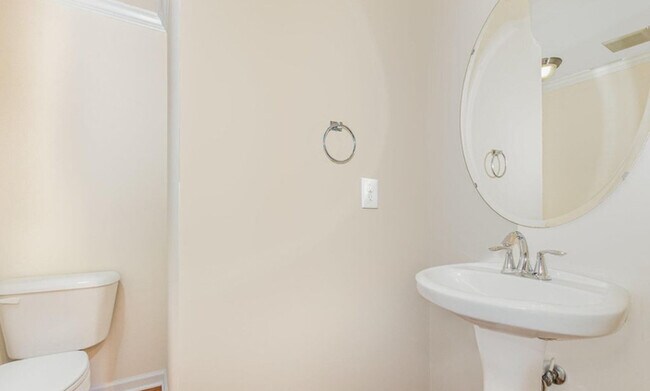 Building Photo - !!!SPECIAL $500 OFF RENT!!! Beautiful 3 Story Townhome! Ready to Rent Now