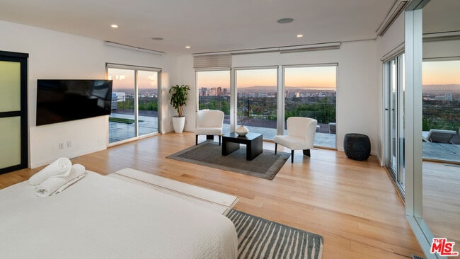 Building Photo - 10134 Angelo View Dr