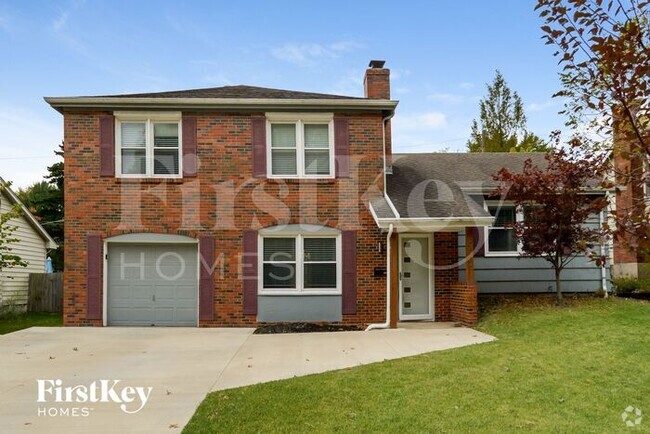 Building Photo - 9006 Grandview Dr
