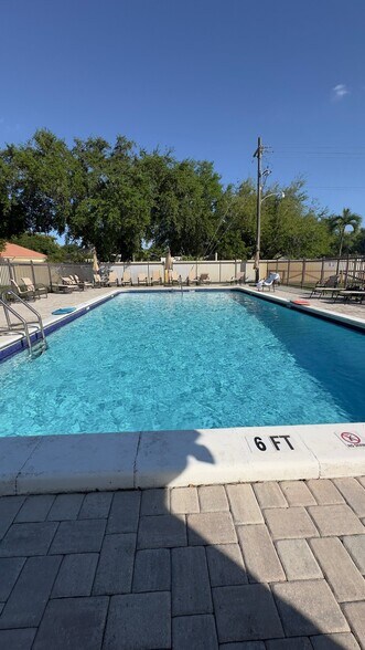 Building Photo - 3620 W Bell Dr