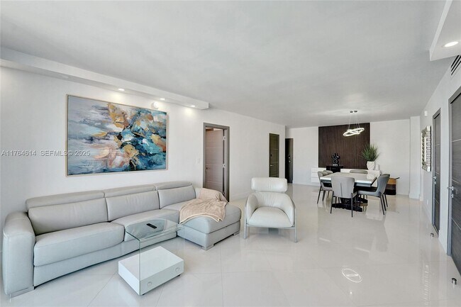 Building Photo - 4001 S Ocean Dr