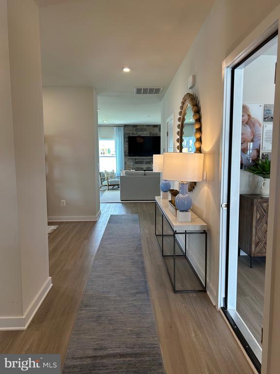 Building Photo - 265 Baker Dr