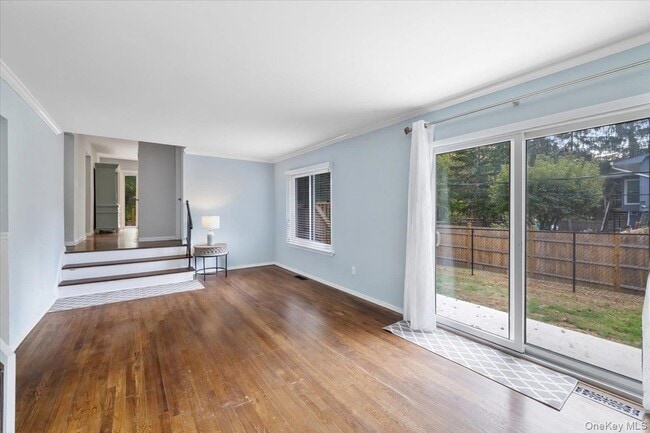 Building Photo - 107 Tennyson Dr