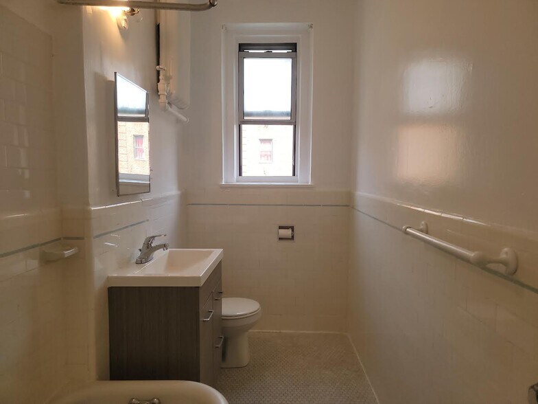 Building Photo - 37-36 86th Street