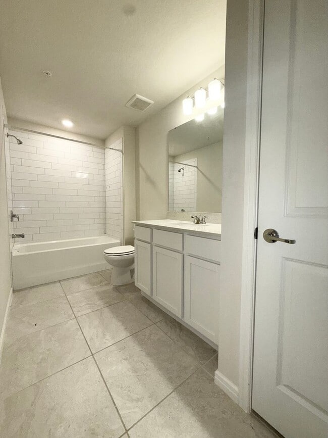 Building Photo - Grayson Square