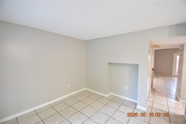 Building Photo - 625 Fairwood Forest Dr