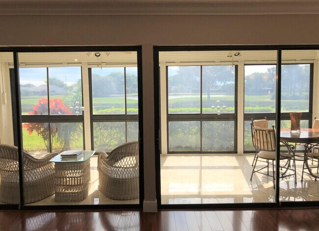 Building Photo - 5519 Fairway Park Dr