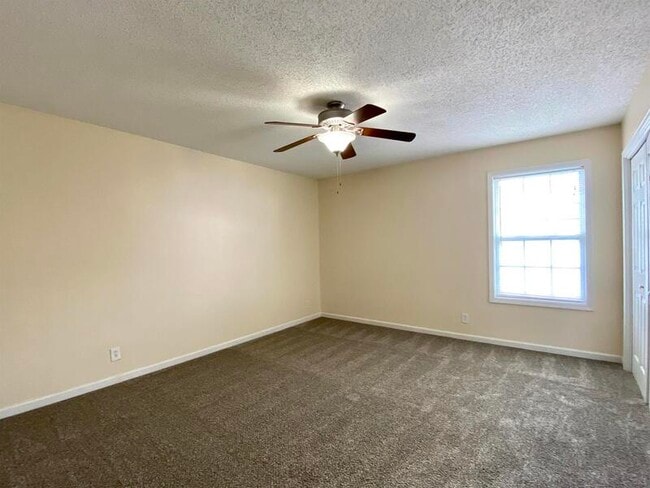 Building Photo - 299 Raleigh Dr